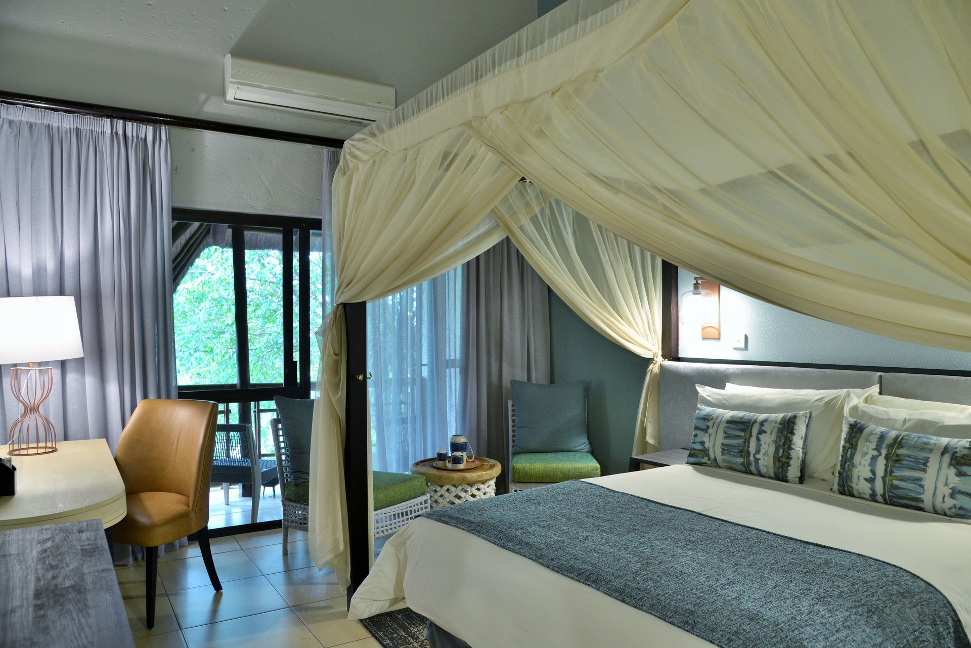Cresta Mowana Safari Resort & Spa1