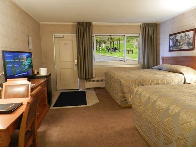 Standard Room, 2 Queen Beds, Non Smoking
