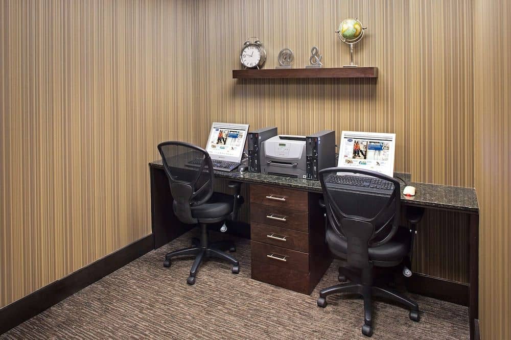Hampton Inn Suites By Hilton Toronto Airport Hampton Inn Suites By Hilton Toronto Airport