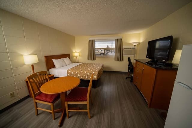 Room (One Queen, Non Smoking)