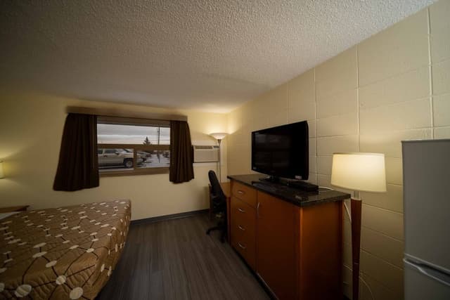 Room (One Queen, Non Smoking)