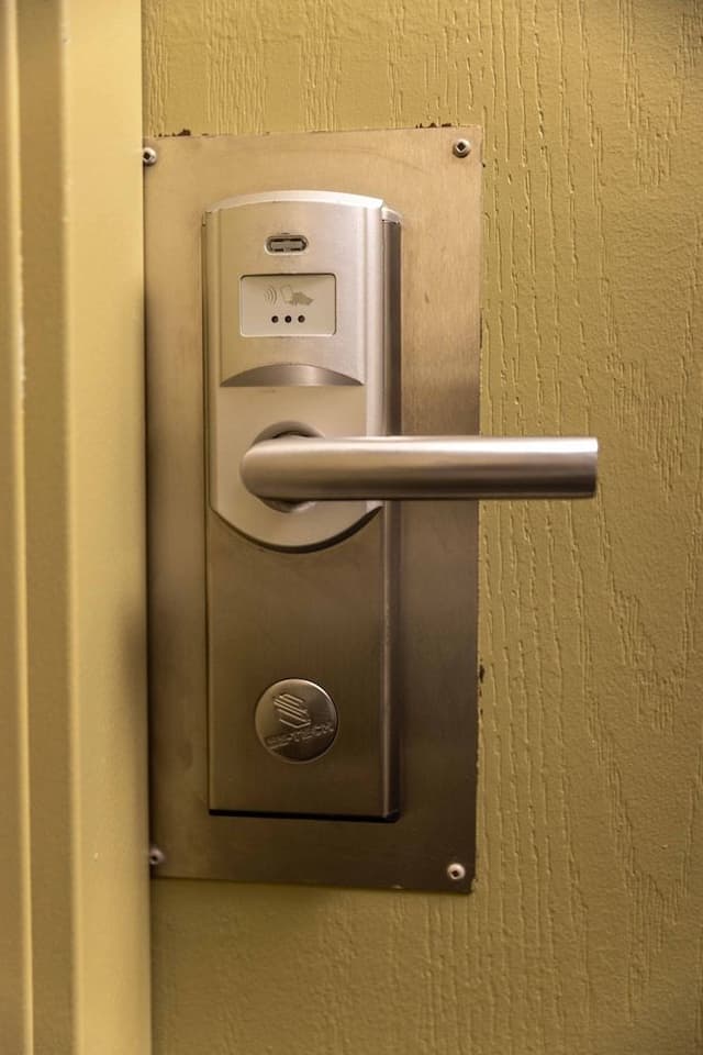 Room (One Queen, Non Smoking)