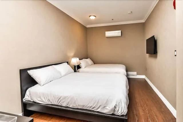 Standard Room, 1 Queen Bed