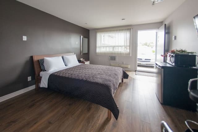 Standard Room, 1 Queen Bed, Non Smoking