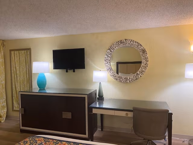 Standard Room, 2 Queen Beds, Non Smoking