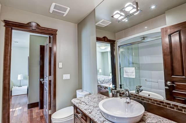King Suite with balcony, fireplace