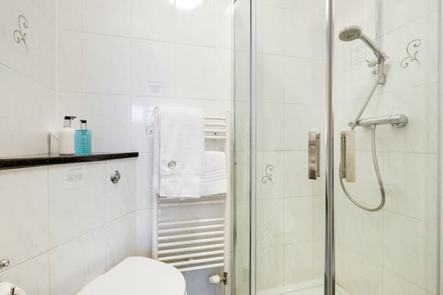 City Double Room, 1 Queen Bed, Non Smoking, Private Bathroom