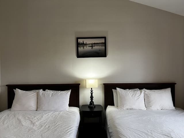 Superior Room, 2 Queen Beds (Muskoka River View, Has Balcony)