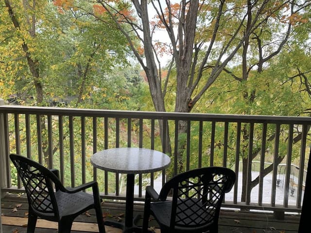 Superior Room, 2 Queen Beds (Muskoka River View, Has Balcony)