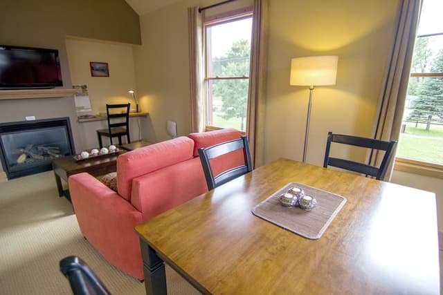 Suite, 1 Queen Bed