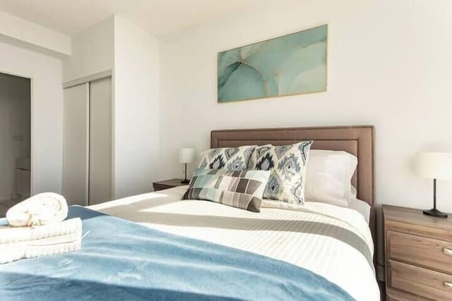 Luxury Condo, 2 Bedrooms, Lake View