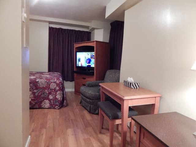 Triple Bedroom, 2 Double Beds, Shared Bathroom