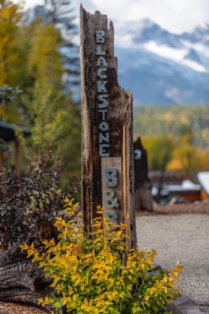 Blackstone Lodge Bed & Breakfast4