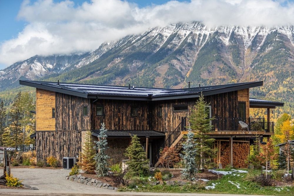 Blackstone Lodge Bed & Breakfast0