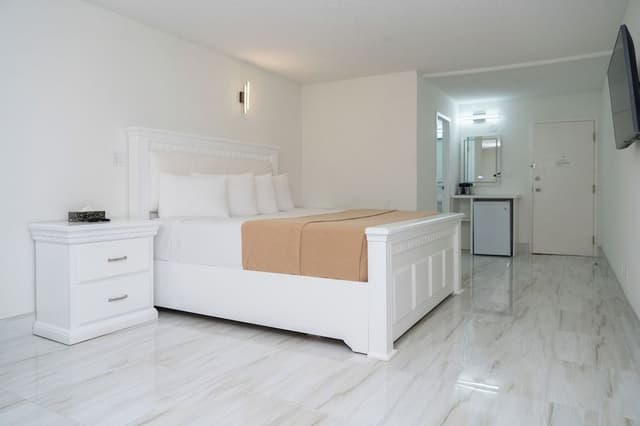 Deluxe Room, 1 King Bed