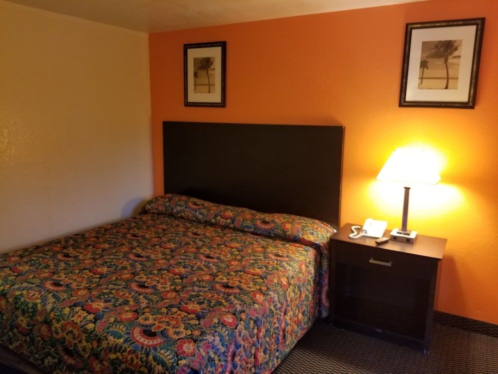 America's Best Inn Macon2