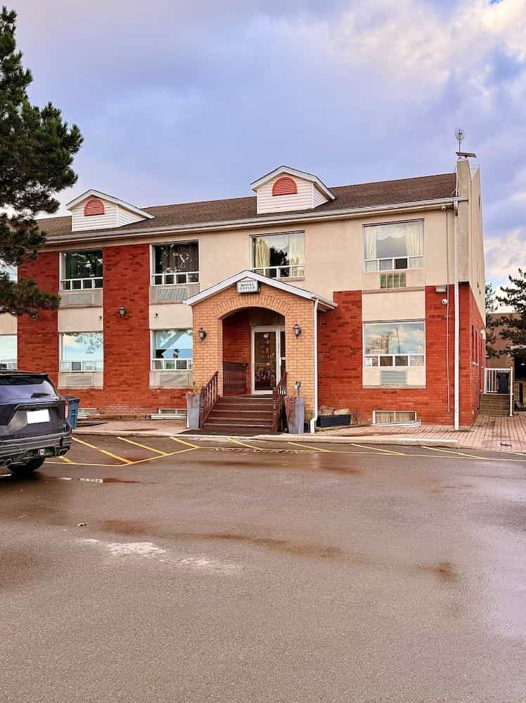 Vaughan Inn