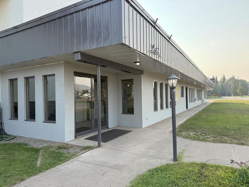 Capri Motor inn0