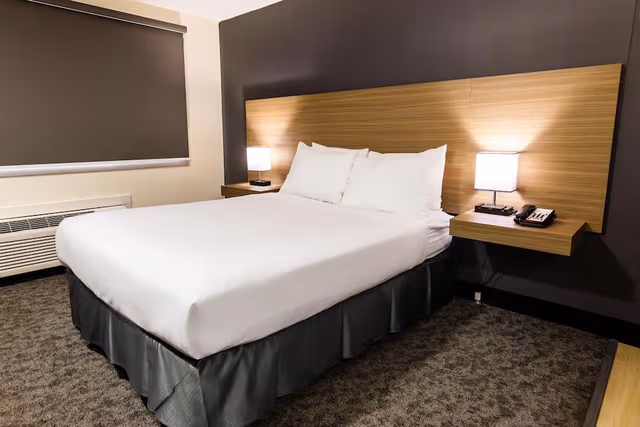 Standard Room, 1 Queen Bed, Non Smoking, Kitchenette