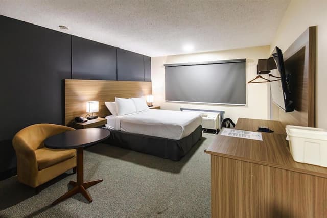 Family Suite, Multiple Beds, Non Smoking, Kitchenette