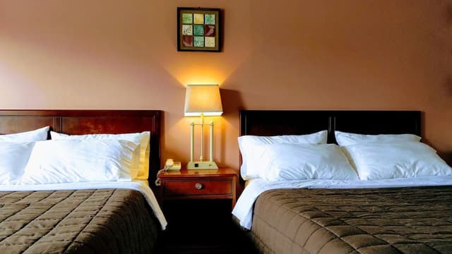 Deluxe Room, 2 Queen Beds, Courtyard View