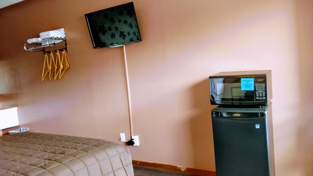 Deluxe Room, 1 Queen Bed, Courtyard View