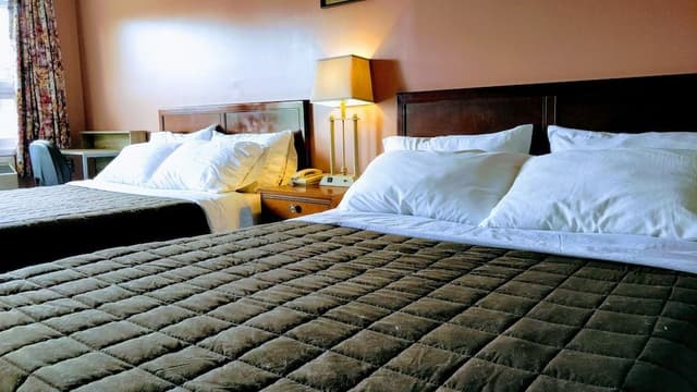 Deluxe Room, 2 Queen Beds, Courtyard View