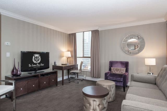 Two Bedroom Sutton Suite, 1 King, 1 Queen, Sofa Bed