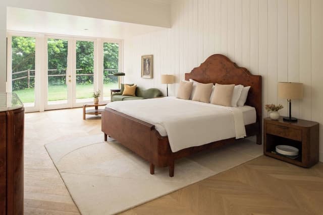Superior House (Hibiscus Residence)
