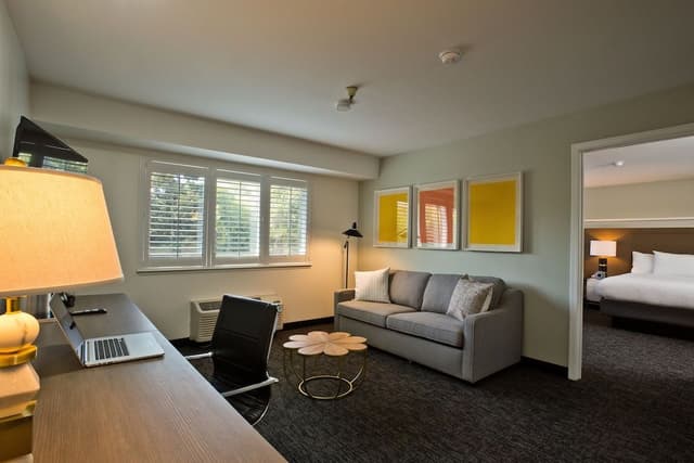 Executive 2 Queen Suite