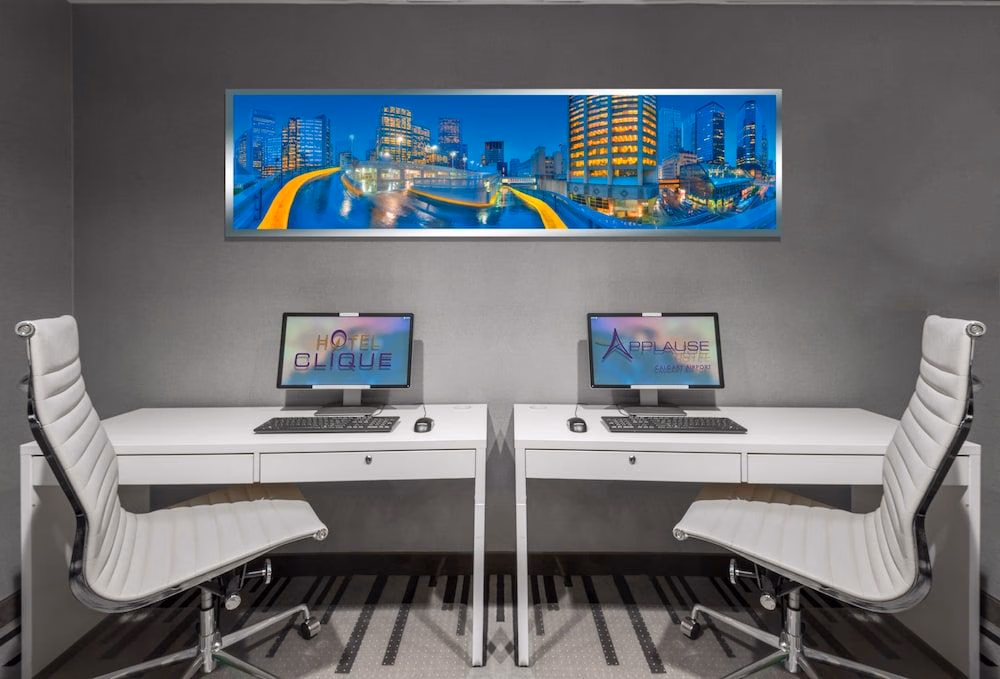 Hotel Clique Calgary Airport3