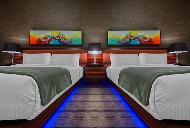 Single Room, 2 Queen Beds