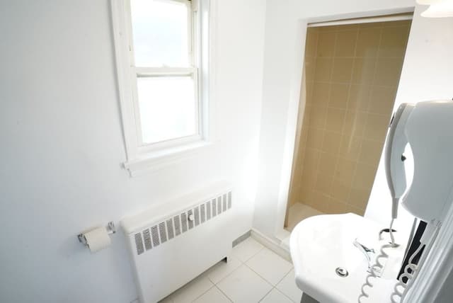 Economy Double Room, 1 Queen Bed