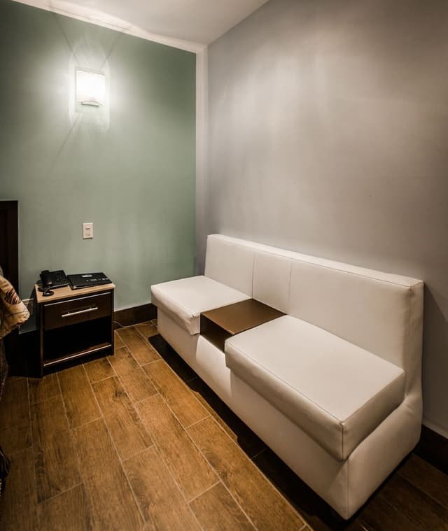 Deluxe Room, 1 Queen Bed, Smoking, Hot Tub