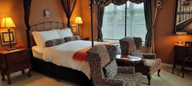 Premium Room, 1 Queen Bed (Westerly Room)