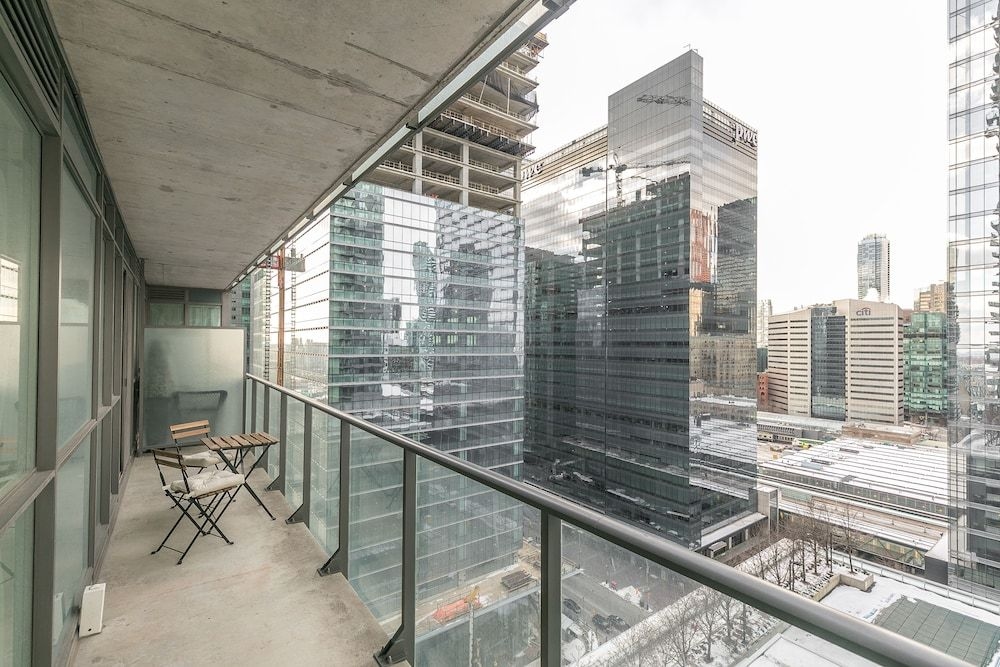 Bremner Condos - Maple Leaf Square1