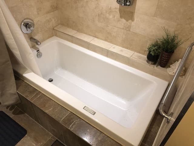 Deluxe Double Room, Ensuite, City View (The West Wing)