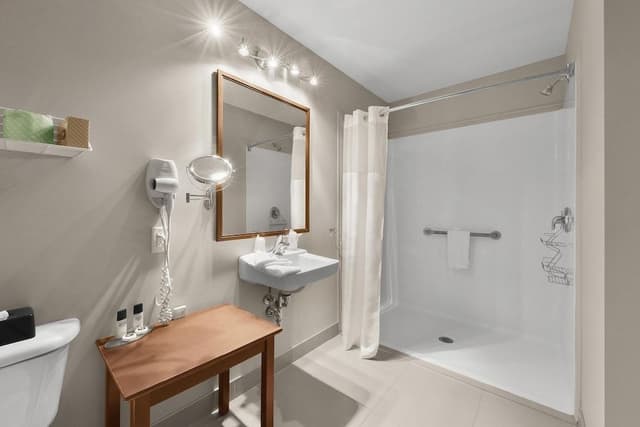 Room, 2 Queen Beds, Patio, Ground Floor