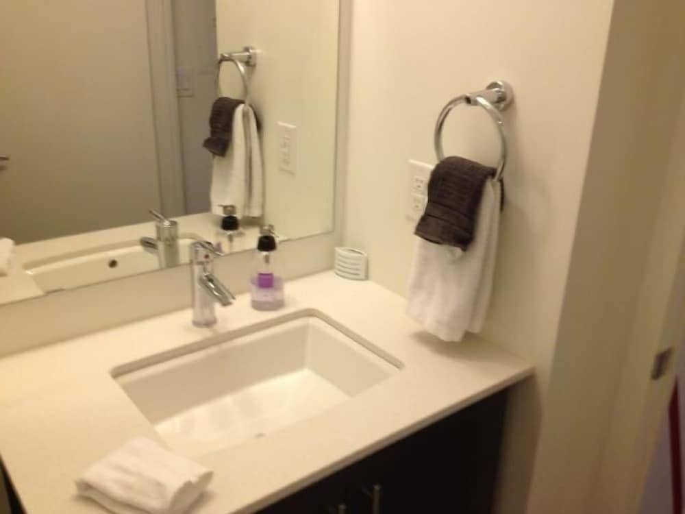 Square One Luxury Furnished Suite Square One Luxury Furnished Suite