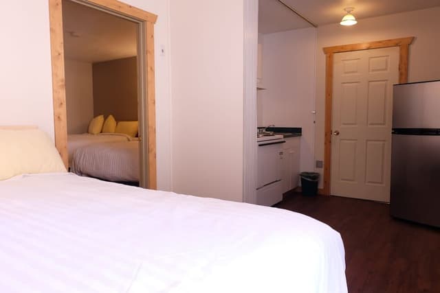 Standard Room 3 Queen beds + Kitchenette