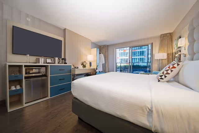 Deluxe Room, 1 King Bed, Terrace