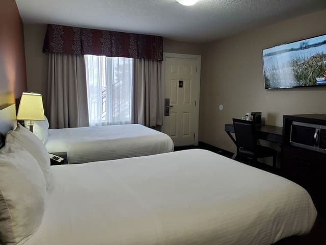 Basic Double Room, 2 Double Beds, City View