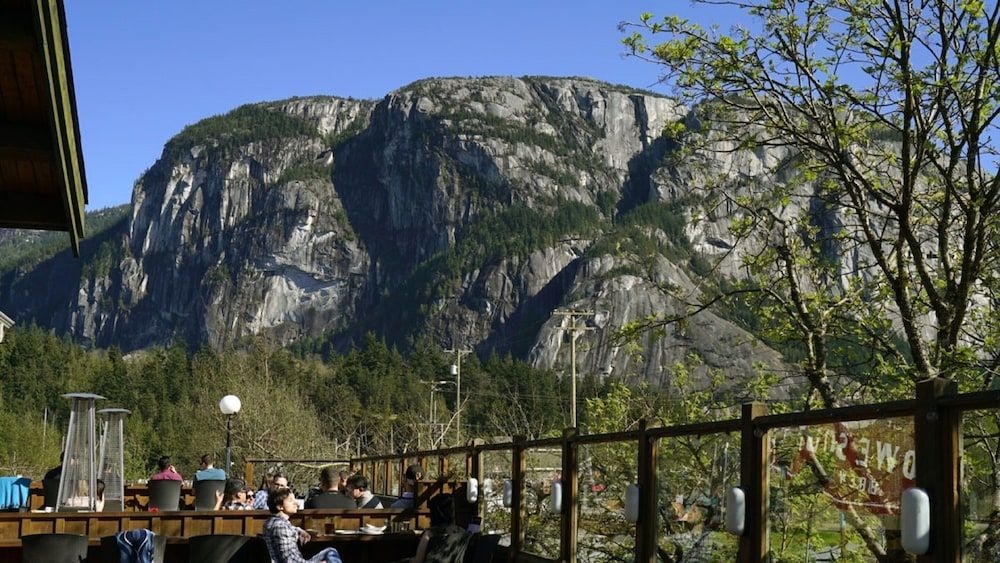 Howe Sound Inn & Brewing Company3