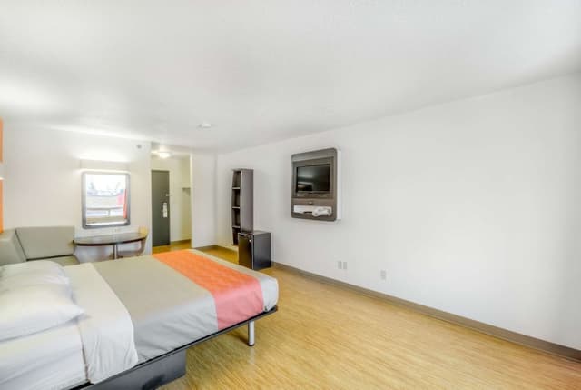Standard Room, 1 King Bed, Non Smoking