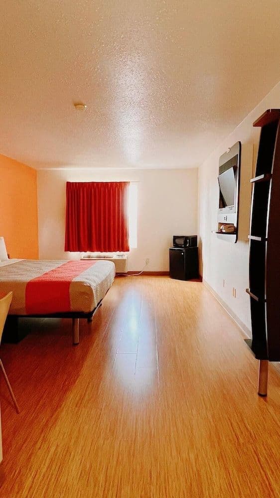 Standard Room, 1 Queen Bed, Non Smoking