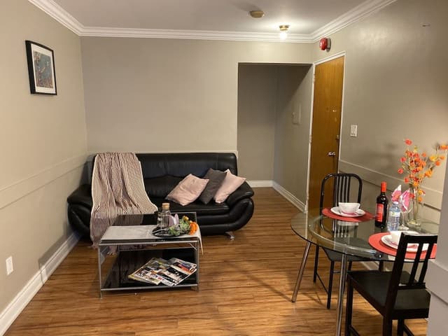 Economy Room, 1 Queen Bed, Ensuite (Shared Kitchen)