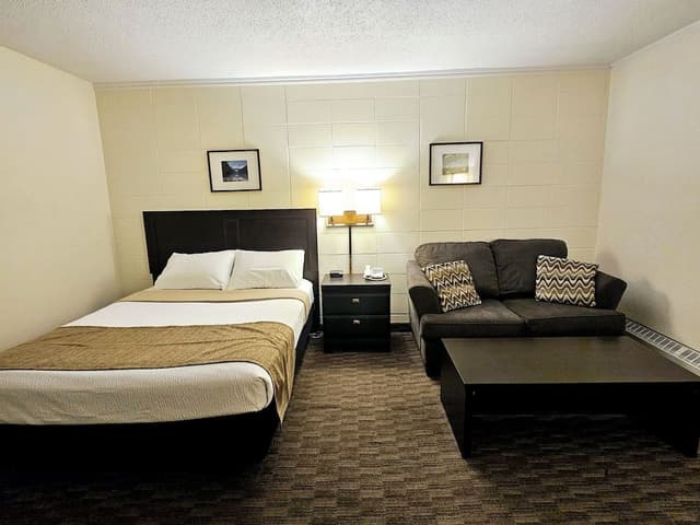Standard Room, 1 Queen Bed