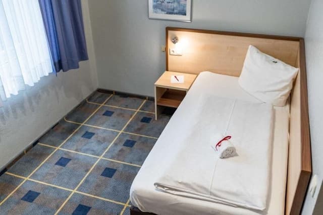Business Single Room