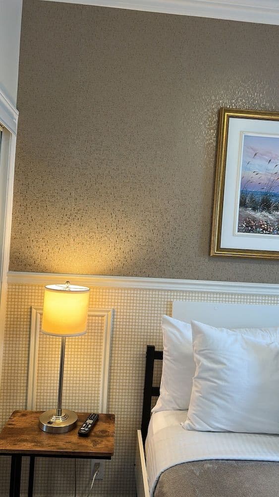Suite, 1 Queen Bed with Sofa bed