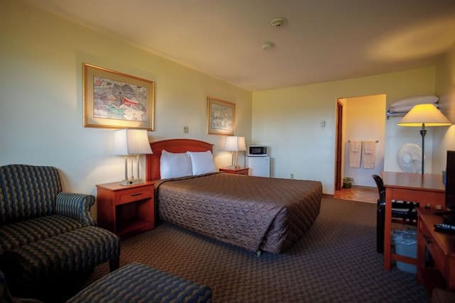 Classic Queen Room, First Floor